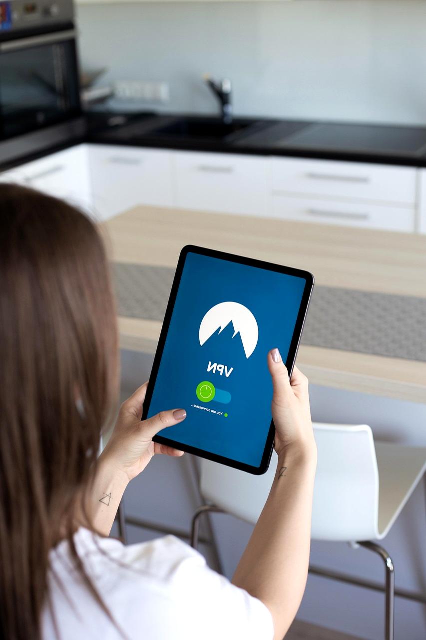 Holographic data visualization