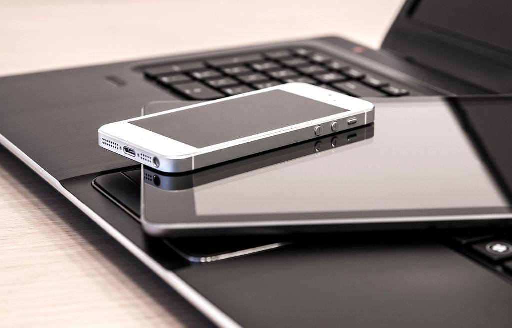 Holographic network configuration interface